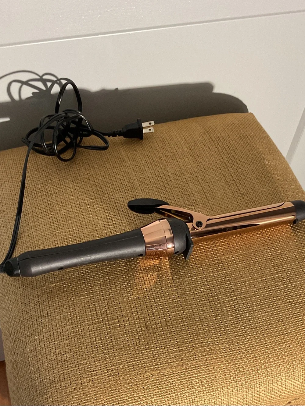 Moroccanoil Hydration Hair Mask+- curling iron